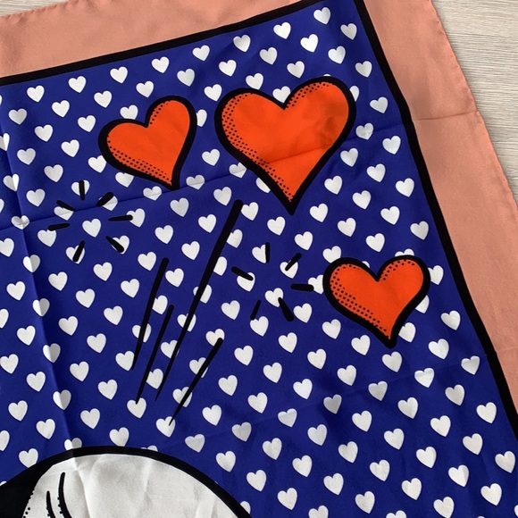 ❤️🔥❤️🔥Moschino Boutique silk scarf ❤️🔥❤️🔥 - Picture 3 of 8